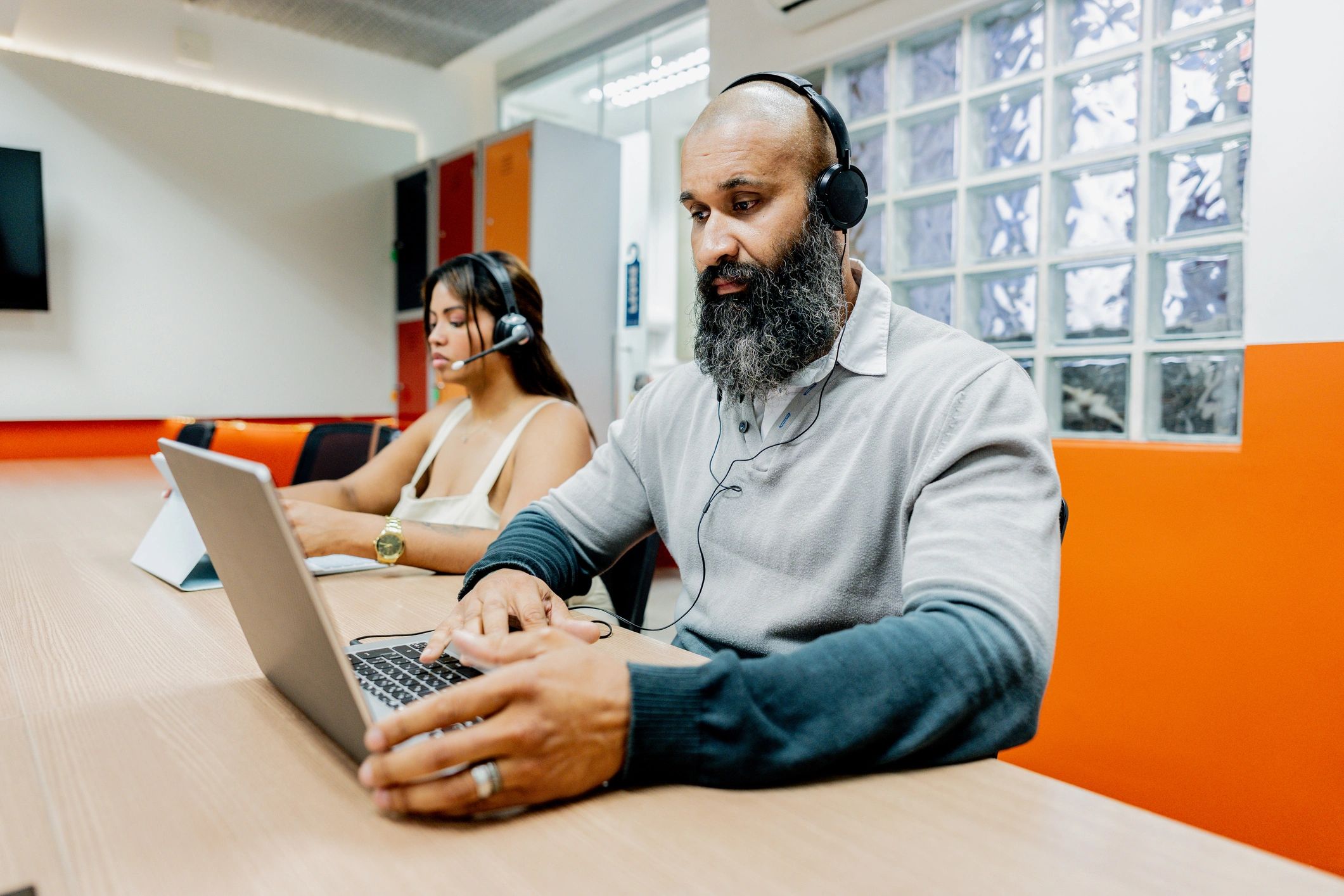 Support representative assisting with a transfer